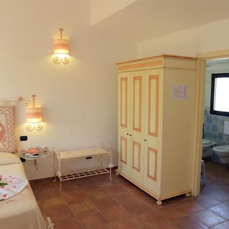 Hotel Altura Villasimius Exterior foto